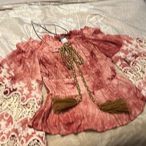 Ladies wide sleeve blouse